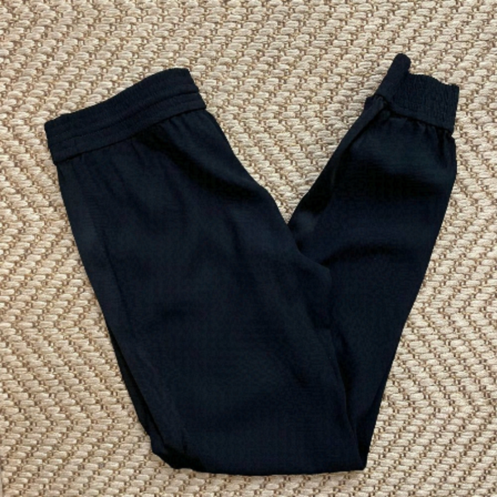 Aritzia Wilfred Free - Joggers made in Japan - Black - Size 4
